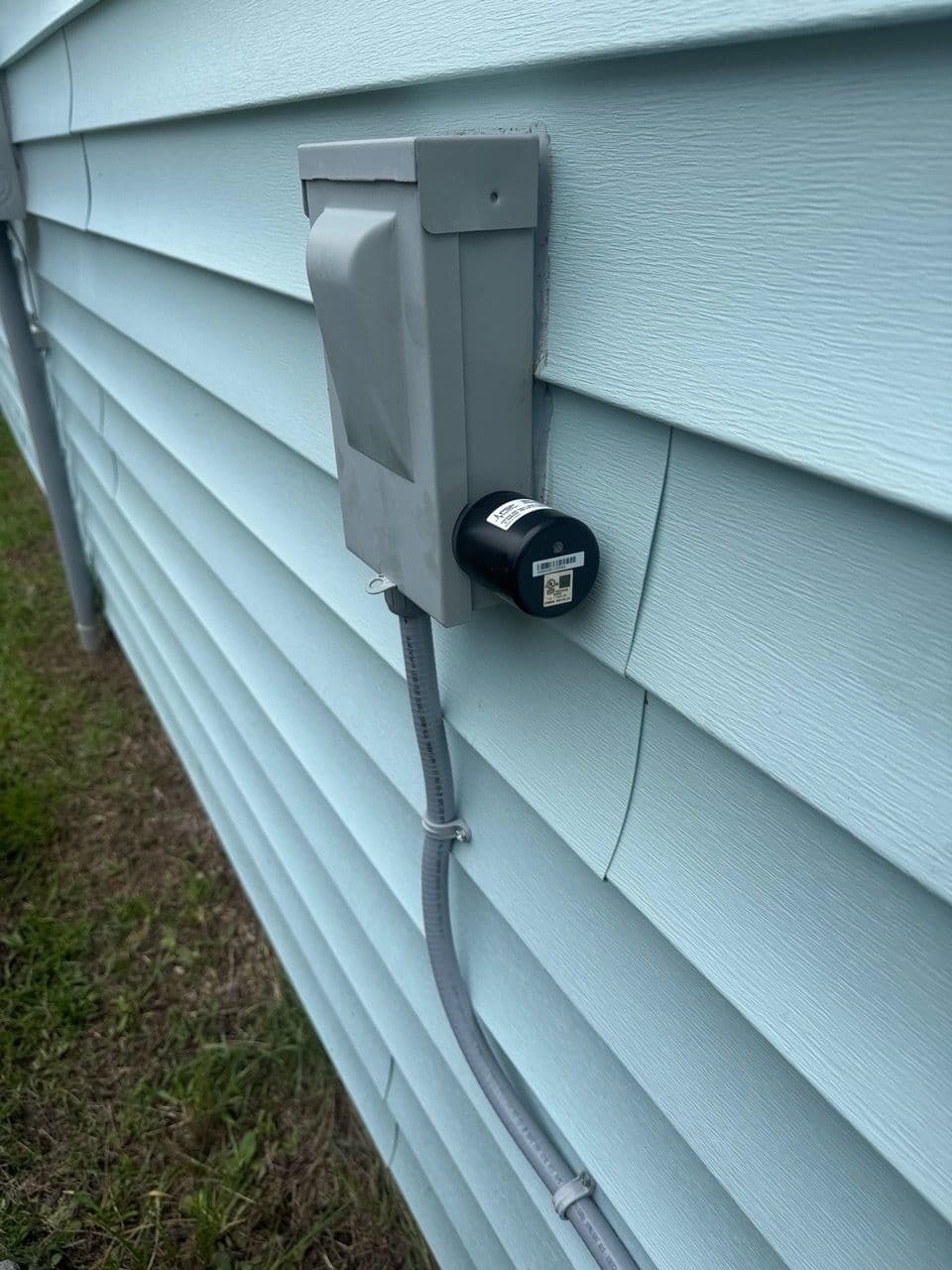 Gallery photos for Secure HVAC Systems with Expert Surge Protection: Image #1