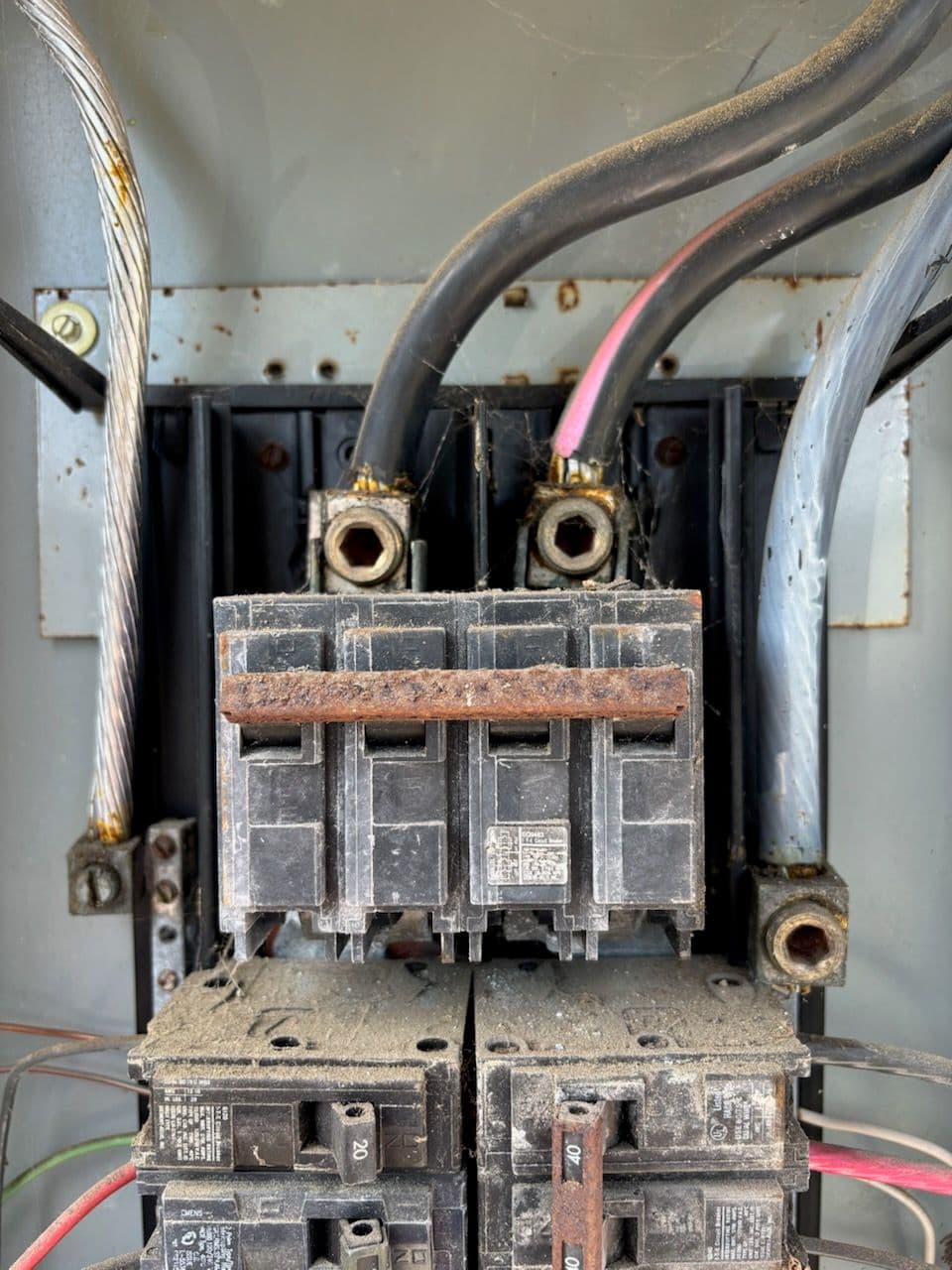 Gallery photos for Ensuring Safety with Electrical Panel Upgrades: Image #1