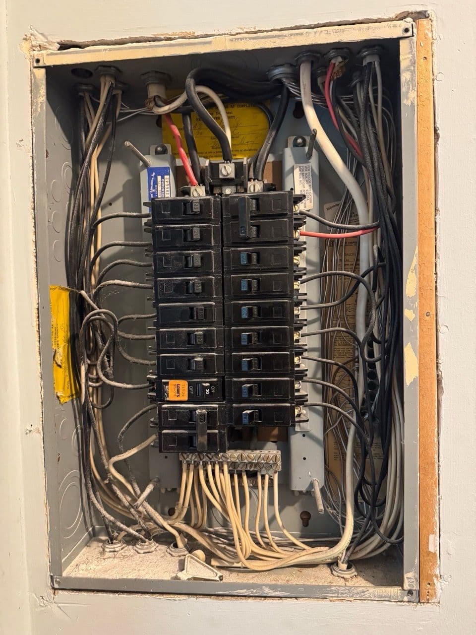 Gallery photos for Dangerous Wiring Issues and Electrical Safety: Image #1