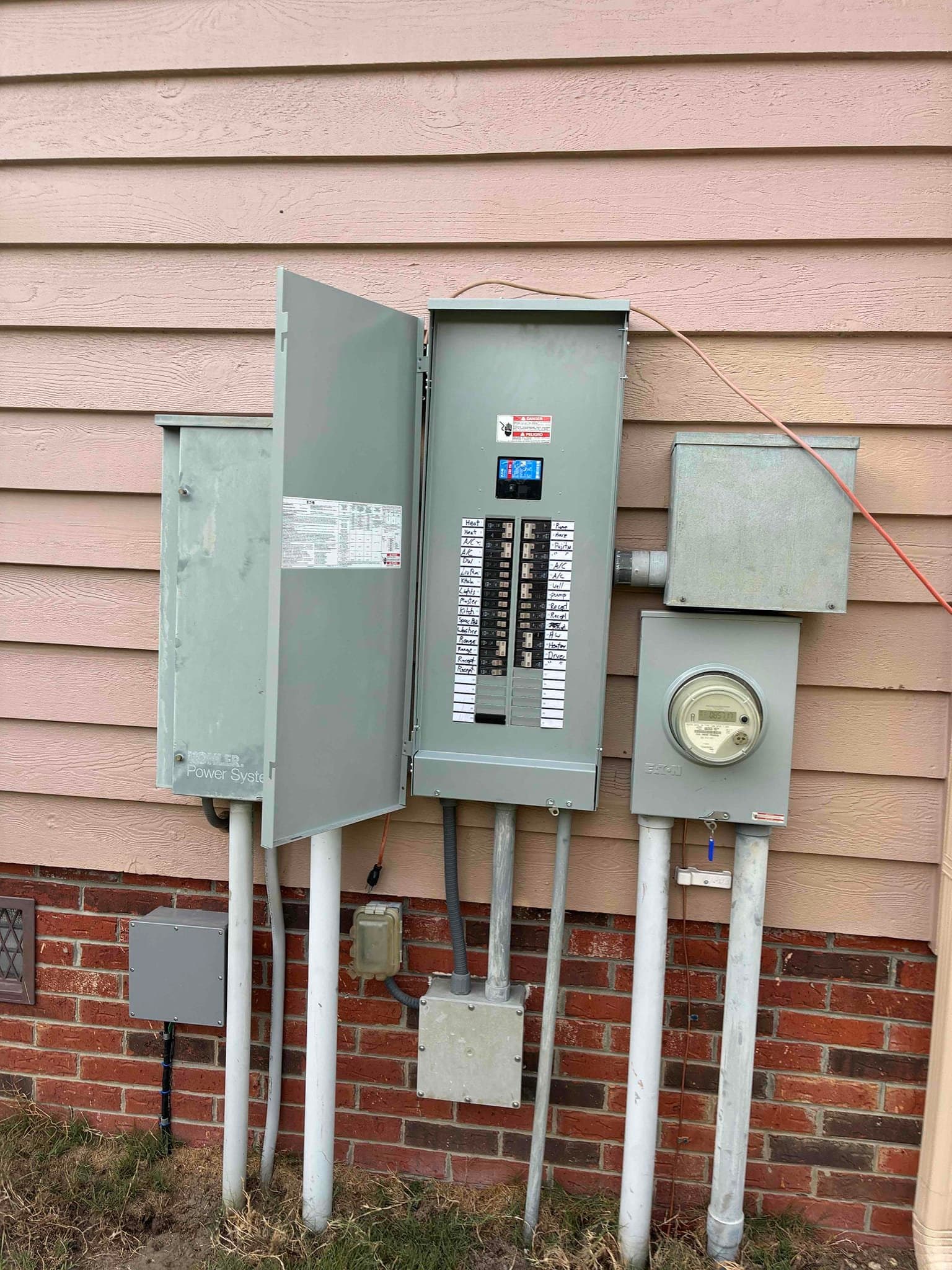 Main Panel and Meter Base Replacement in Castle Hayne image