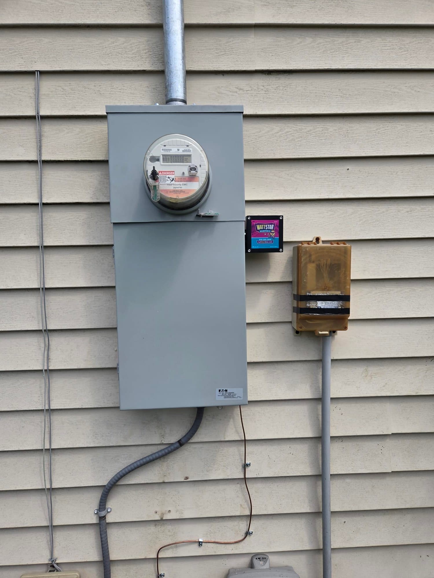 Gallery photos for Main Breaker Kept Tripping? This Meter-Panel Combo Replacement Fixed It: Image #3