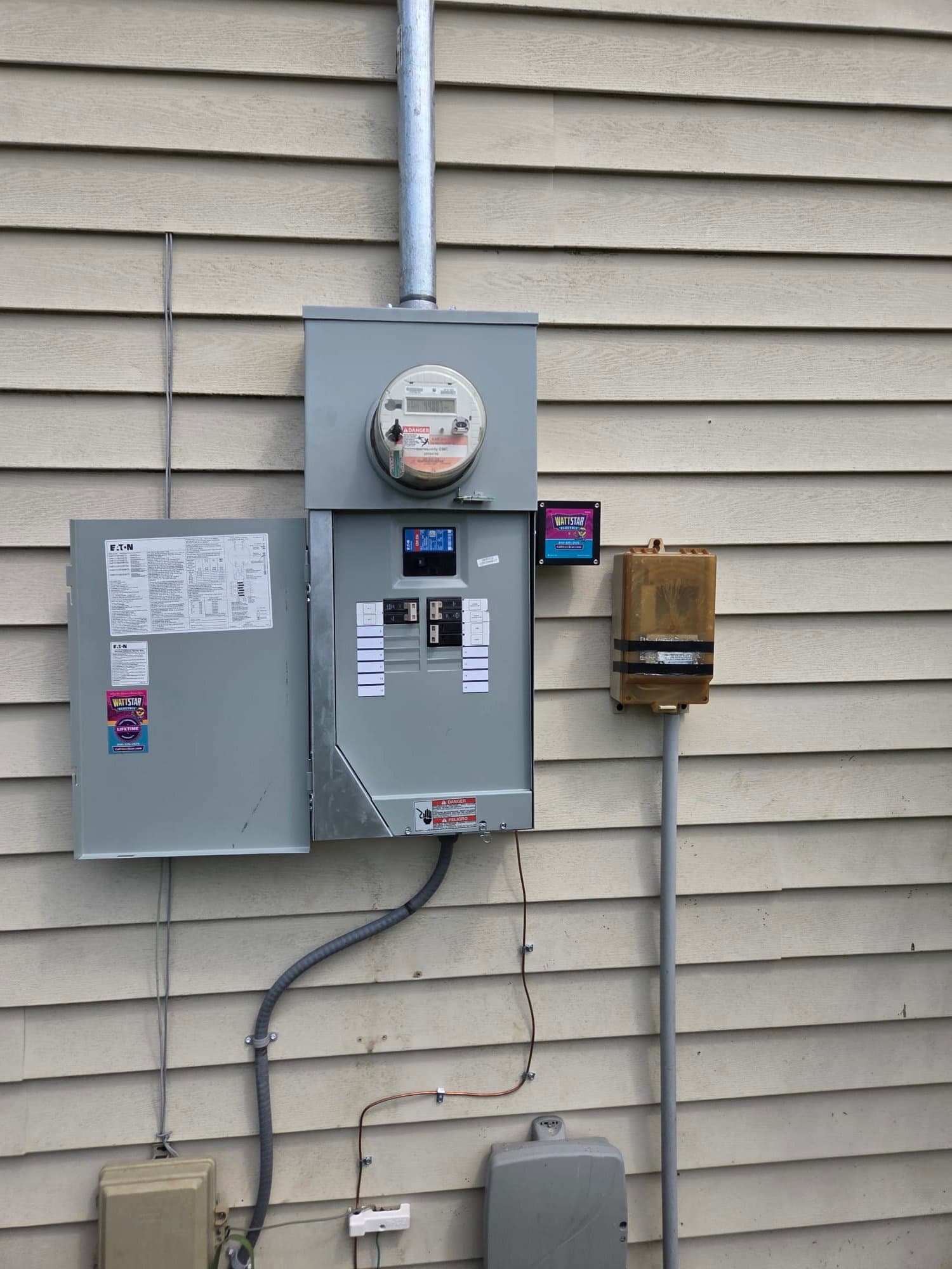 Gallery photos for Main Breaker Kept Tripping? This Meter-Panel Combo Replacement Fixed It: Image #2
